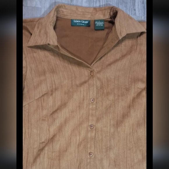 Lemon Grass Studio Women's Large Buttondown Light Brown Suede Texture - Picture 7 of 10